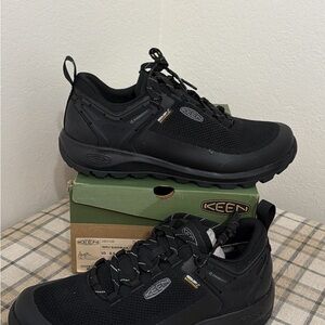 KEEN Men's New in Box Citizen Evo Waterproof Black Athletic Hiking Shoes